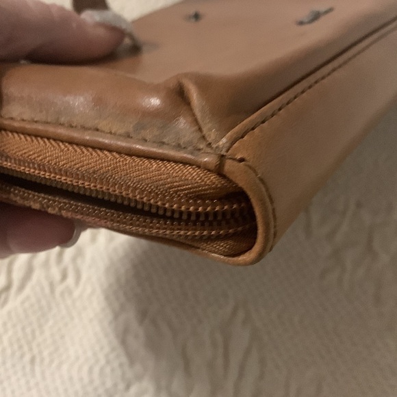 The SAk Irish, brown, smart phone, wallet - Picture 7 of 8